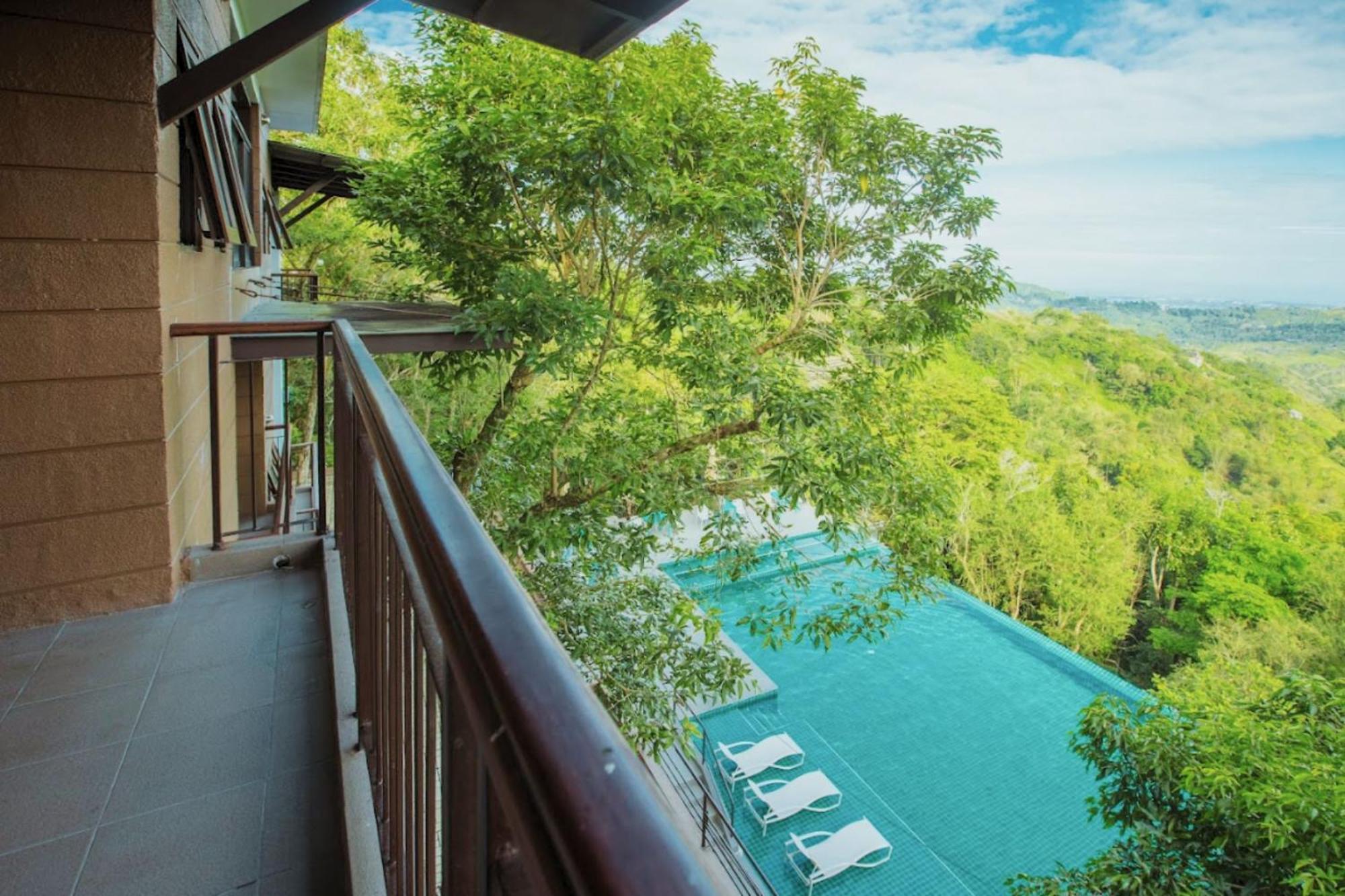 Mist Mountain Resort Powered By Cocotel Себу Экстерьер фото